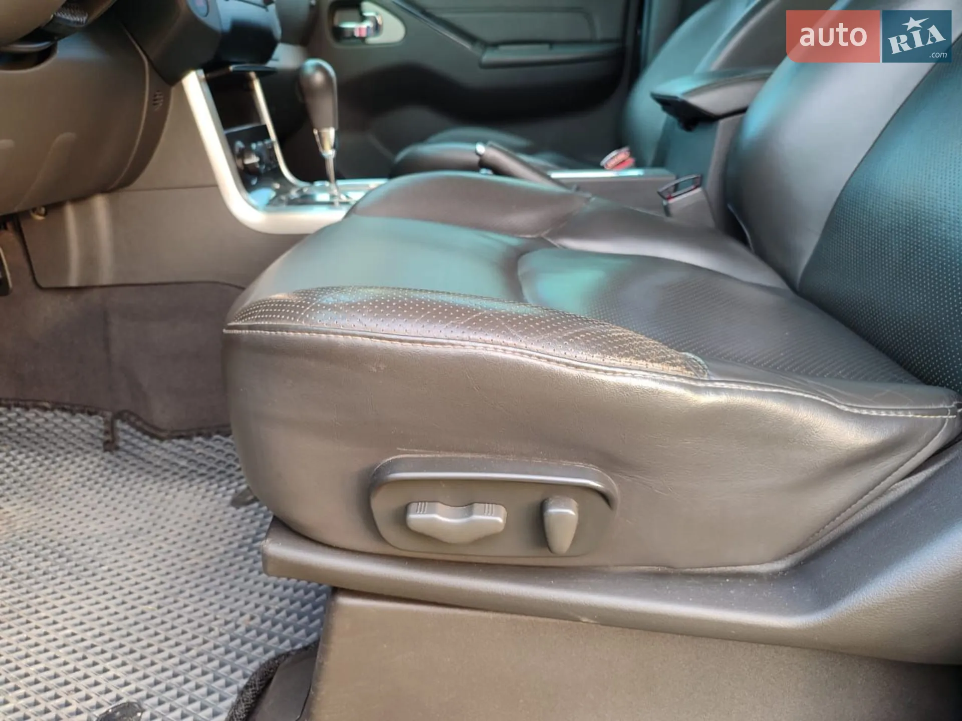 2011 Nissan Pathfinder - мініатюра 13