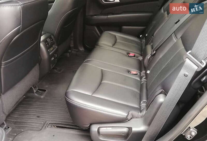 Внедорожник / Кроссовер Nissan Pathfinder 2019 в Львове