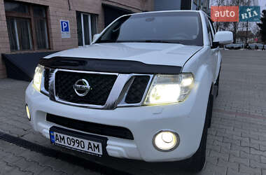 Внедорожник / Кроссовер Nissan Pathfinder 2011 в Малине