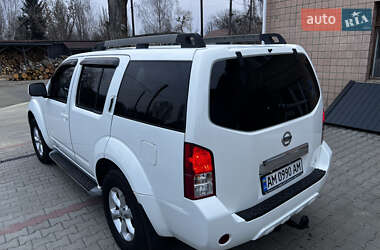 Внедорожник / Кроссовер Nissan Pathfinder 2011 в Малине