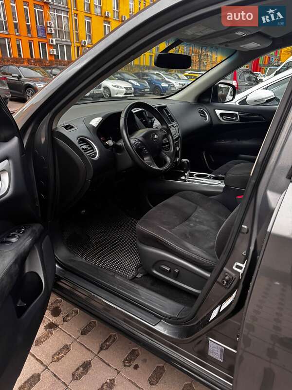 Внедорожник / Кроссовер Nissan Pathfinder 2014 в Киеве