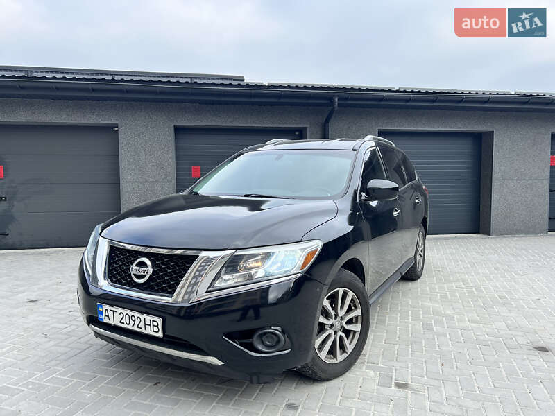 Внедорожник / Кроссовер Nissan Pathfinder 2015 в Ивано-Франковске