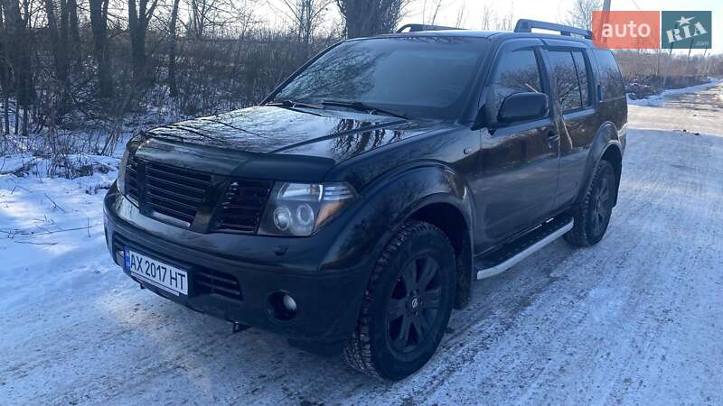 Внедорожник / Кроссовер Nissan Pathfinder 2006 в Краснограде