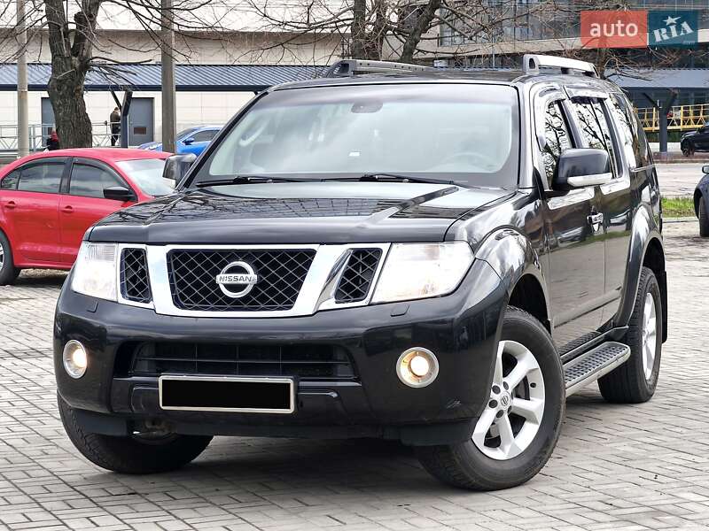 Позашляховик / Кросовер Nissan Pathfinder 2012 в 