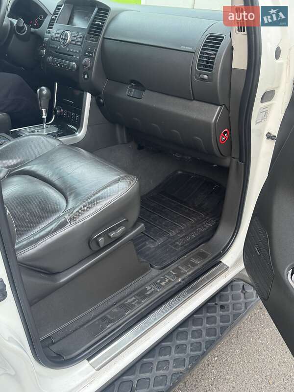 Внедорожник / Кроссовер Nissan Pathfinder 2010 в Борисполе