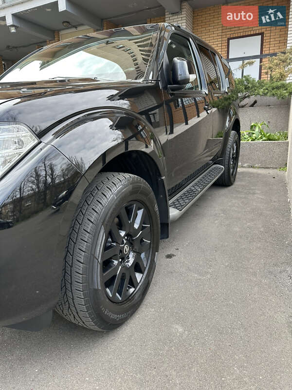 Позашляховик / Кросовер Nissan Pathfinder 2014 в Києві