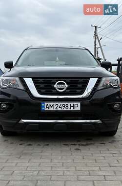 Позашляховик / Кросовер Nissan Pathfinder 2017 в 