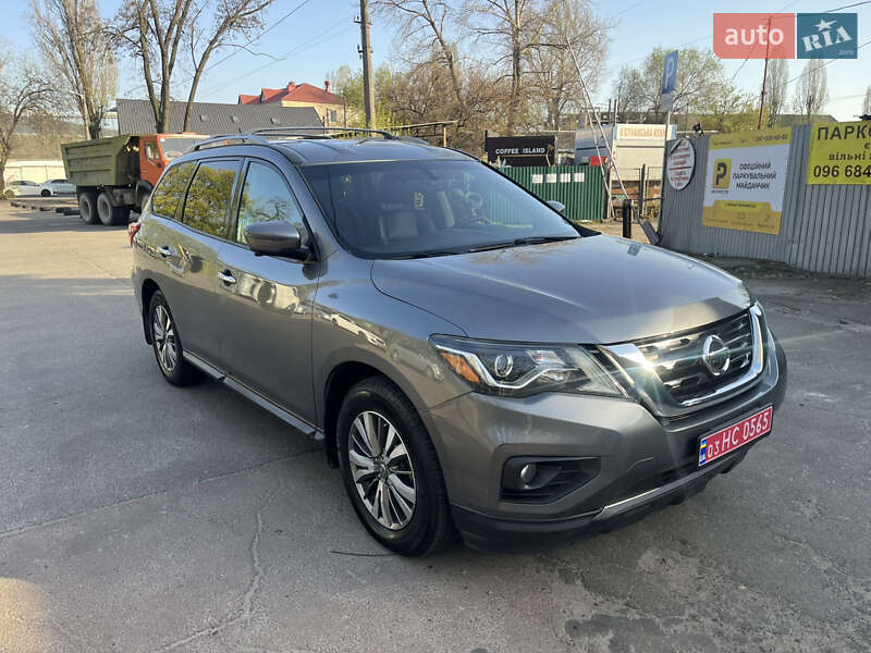Внедорожник / Кроссовер Nissan Pathfinder 2018 в Киеве