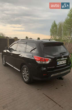 Внедорожник / Кроссовер Nissan Pathfinder 2014 в 