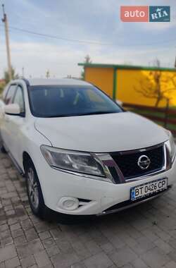Внедорожник / Кроссовер Nissan Pathfinder 2015 в Бучаче