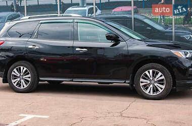 Внедорожник / Кроссовер Nissan Pathfinder 2017 в 