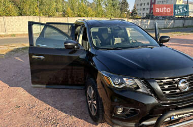 Внедорожник / Кроссовер Nissan Pathfinder 2017 в 