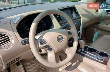 Внедорожник / Кроссовер Nissan Pathfinder 2012 в 