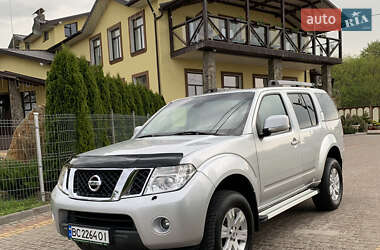 Позашляховик / Кросовер Nissan Pathfinder 2010 в Львові