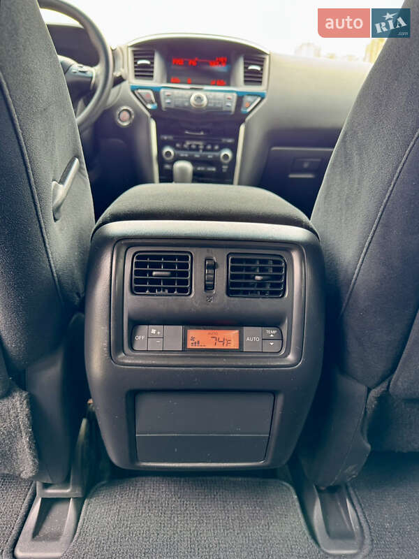 Позашляховик / Кросовер Nissan Pathfinder 2014 в Києві