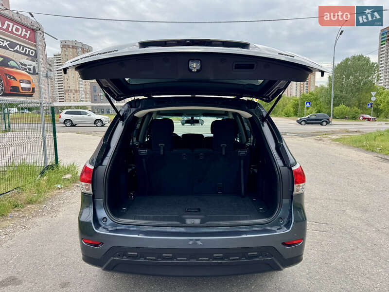 Позашляховик / Кросовер Nissan Pathfinder 2014 в Києві