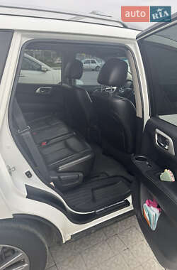 Позашляховик / Кросовер Nissan Pathfinder 2013 в 