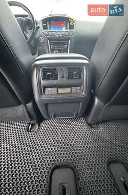 Позашляховик / Кросовер Nissan Pathfinder 2013 в 