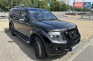 Позашляховик / Кросовер Nissan Pathfinder 2011 в Києві