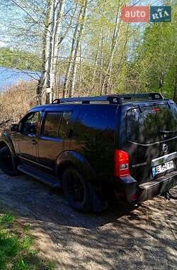 Внедорожник / Кроссовер Nissan Pathfinder 2005 в Днепре