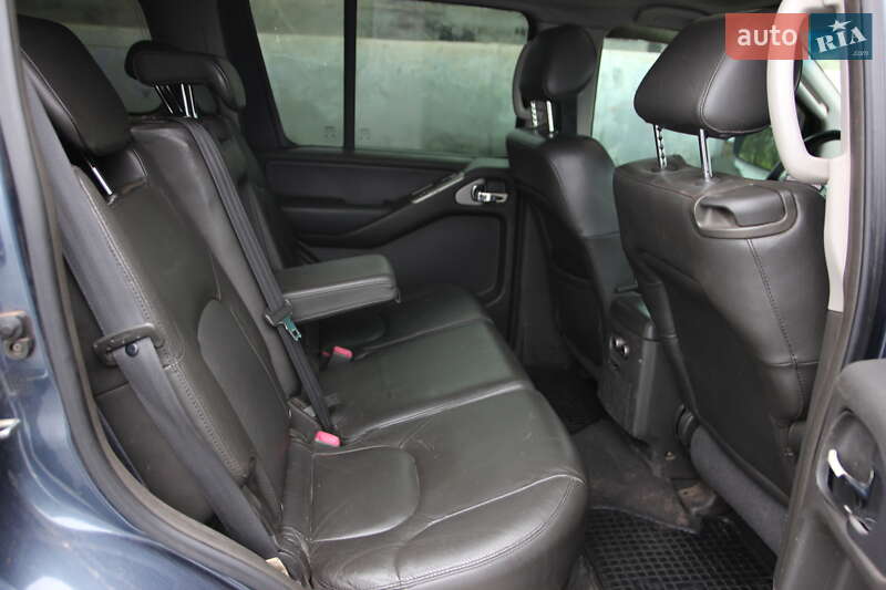 Внедорожник / Кроссовер Nissan Pathfinder 2005 в Днепре
