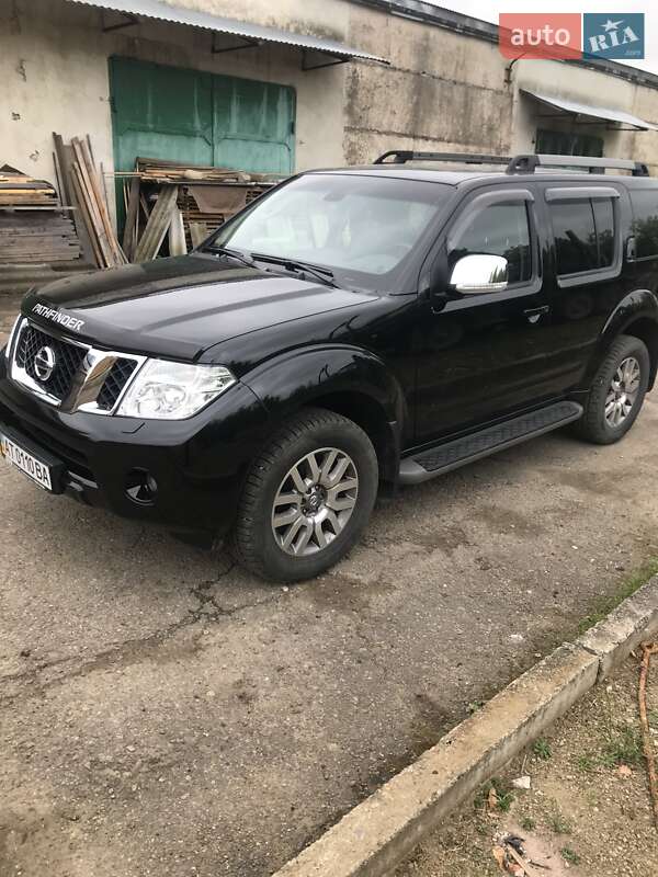Позашляховик / Кросовер Nissan Pathfinder 2014 в Івано-Франківську