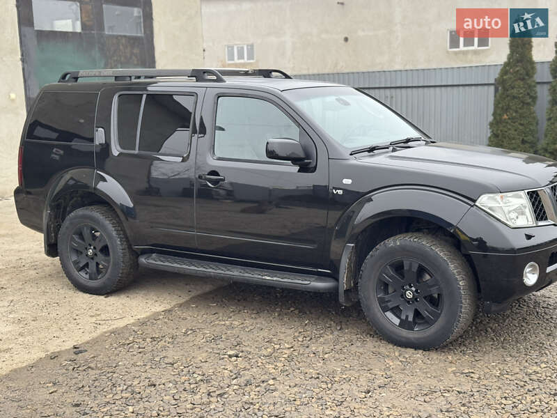 Позашляховик / Кросовер Nissan Pathfinder 2006 в Чернівцях