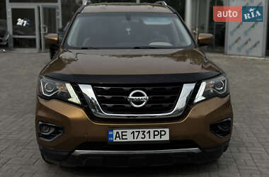 Внедорожник / Кроссовер Nissan Pathfinder 2016 в Днепре