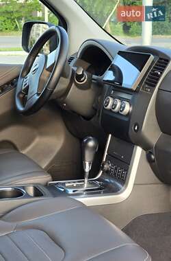 Внедорожник / Кроссовер Nissan Pathfinder 2011 в 