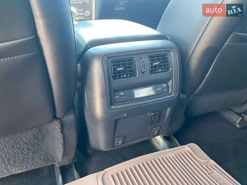 Позашляховик / Кросовер Nissan Pathfinder 2014 в Львові