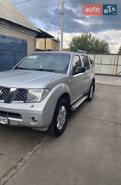 Внедорожник / Кроссовер Nissan Pathfinder 2005 в 