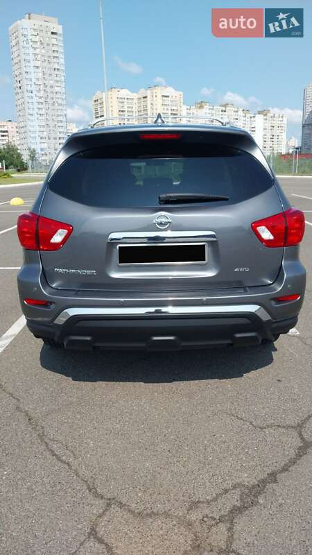 Позашляховик / Кросовер Nissan Pathfinder 2018 в Києві