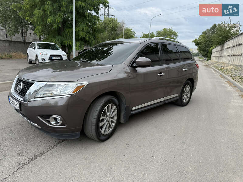 Позашляховик / Кросовер Nissan Pathfinder 2016 в Дніпрі