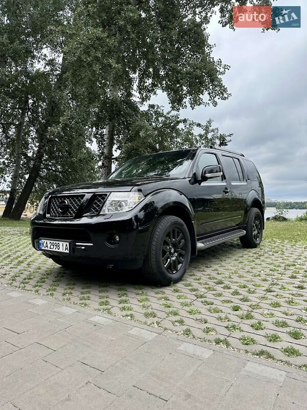 Позашляховик / Кросовер Nissan Pathfinder 2014 в Києві