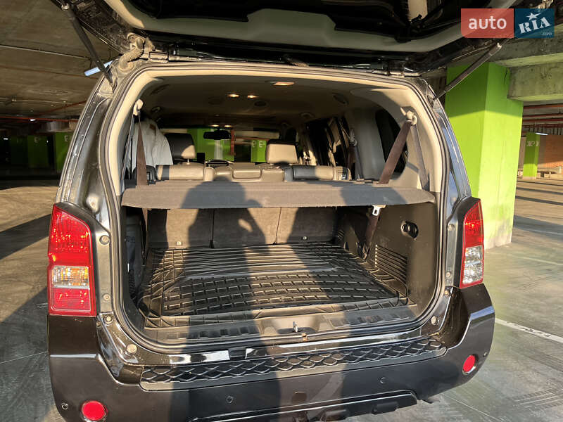 Внедорожник / Кроссовер Nissan Pathfinder 2011 в Львове