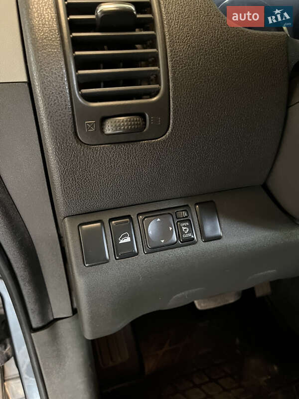 Внедорожник / Кроссовер Nissan Pathfinder 2011 в Львове
