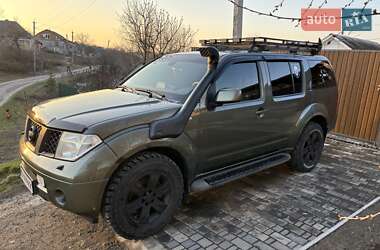 Внедорожник / Кроссовер Nissan Pathfinder 2005 в Киеве