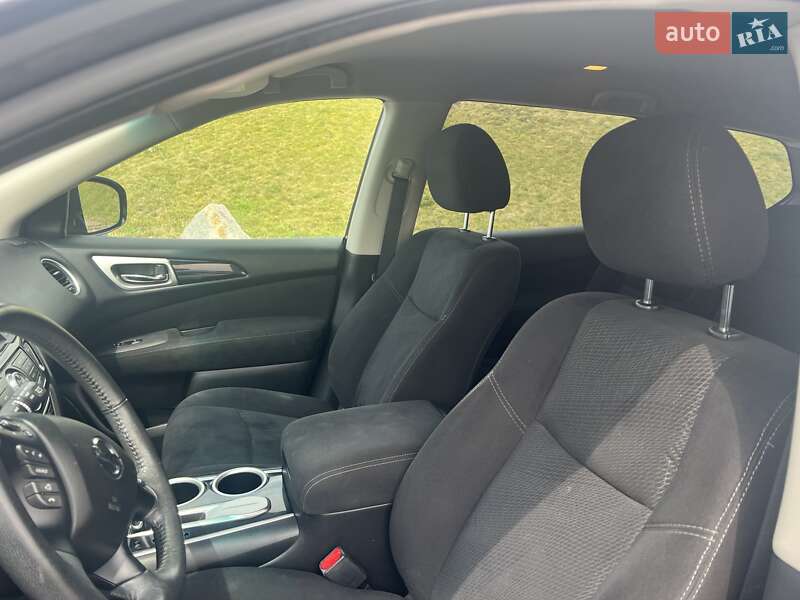 Позашляховик / Кросовер Nissan Pathfinder 2015 в Дніпрі фото 19 Позашляховик / Кросовер Nissan Pathfinder 2015 в Дніпрі