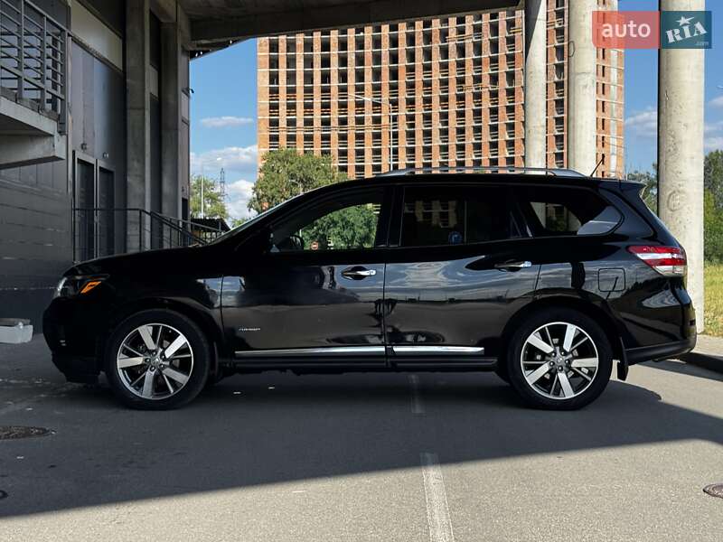Внедорожник / Кроссовер Nissan Pathfinder 2013 в Киеве