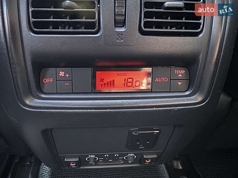 Внедорожник / Кроссовер Nissan Pathfinder 2013 в Киеве