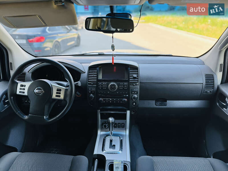 Внедорожник / Кроссовер Nissan Pathfinder 2013 в Ровно