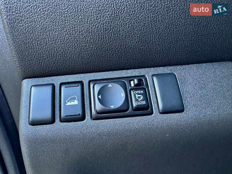 Внедорожник / Кроссовер Nissan Pathfinder 2011 в Ровно