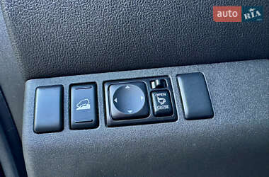 Позашляховик / Кросовер Nissan Pathfinder 2011 в 