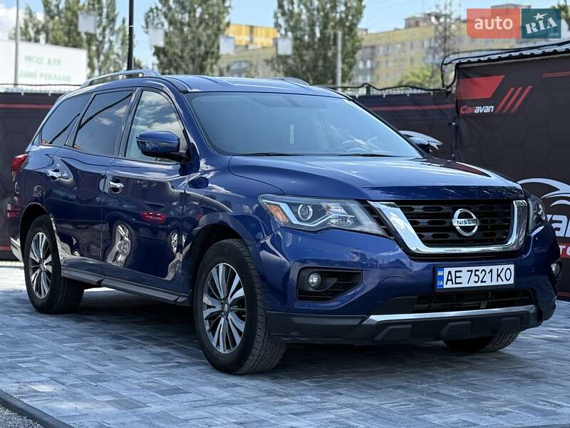 Позашляховик / Кросовер Nissan Pathfinder 2016 в Дніпрі