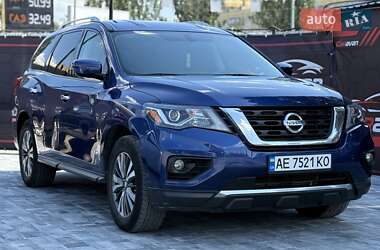 Внедорожник / Кроссовер Nissan Pathfinder 2016 в Днепре