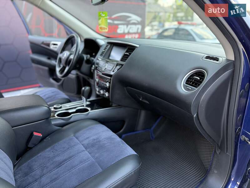 Позашляховик / Кросовер Nissan Pathfinder 2016 в Дніпрі