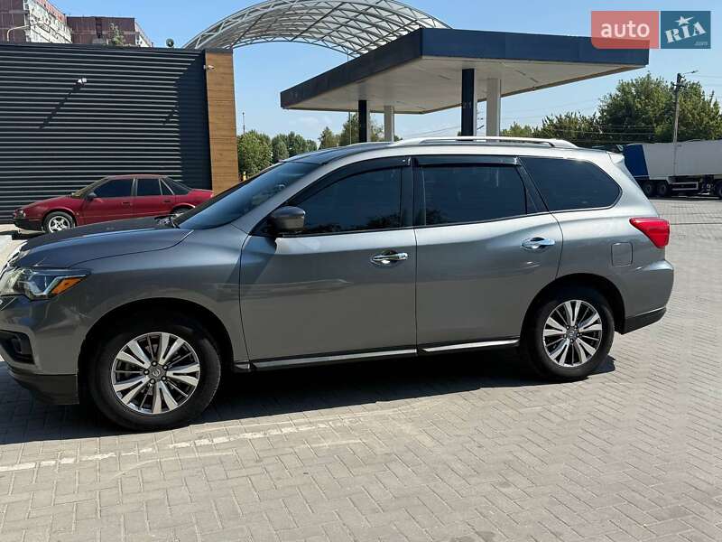 Внедорожник / Кроссовер Nissan Pathfinder 2019 в Днепре