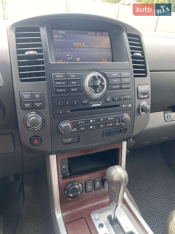 Позашляховик / Кросовер Nissan Pathfinder 2012 в Києві