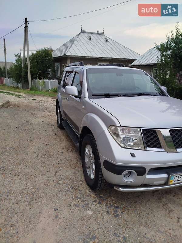 Позашляховик / Кросовер Nissan Pathfinder 2006 в Чернівцях