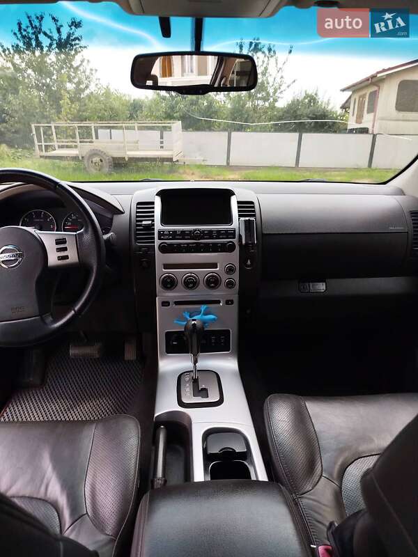 Позашляховик / Кросовер Nissan Pathfinder 2006 в Чернівцях